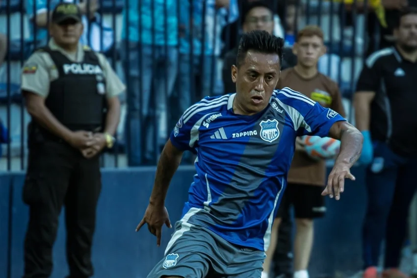 img of FUERA DEL BOMBILLO: Christian Cueva dice Adiós a Emelec por "Incomodidad Personal"